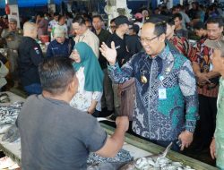 Jelang Perayaan Maulid Nabi, Pj Gubernur Sugito Tinjau Pasar Induk Tanjung Pandan