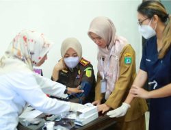 Pemberian Obat Kaki Gajah di Kejaksaan Negeri Beltim