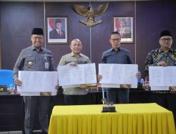 Pj Gubernur Sugito dan Pimpinan DPRD Babel Teken MoU KUA-PPAS APBD 2025