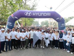 Meriah! Ribuan Peserta Ramaikan Color Run Festival Layangan Kota Pangkalpinang 2024, Sekda Mie Go Kibarkan Bendera Start