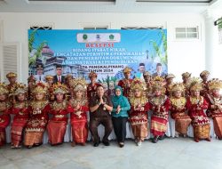 10 Pengantin Berbahagia di Resepsi Sidang Isbat Nikah, Perdana Digelar di Rumah Residen Wali Kota Pangkalpinang – Pemerintah Kota Pangkalpinang