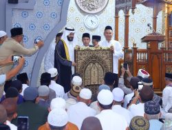 Kunjungi Masjid Agung Sungailiat, Syaikh Abdurrahman Al-Ausy Ajak Masyarakat Doakan Pemimpin dan Pemerintah.