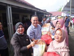 PJ Bupati Bangka, Jantani Ali Tinjau Pelaksanaan Operasi Pasar Subsidi di Kecamatan Merawang