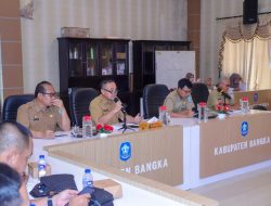 Rakor Tim Percepatan Penurunan Stunting Tahun 2025, di Ruang Pertemuan Parai Tenggiri Kantor Bupati Bangka, Selasa (03/06/2025).