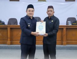 Rapat Paripurna penyampaian Raperda tentang perubahan APBD TA 2025, Kamis (26/06/25) di Ruang Rapat Paripurna DPRD Bangka