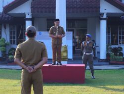 PJ Bupati Bangka Jantani Ali jadi Pembina Apel Bersama, Senin (21/7/2025) di halaman Kantor Bupati Bangka