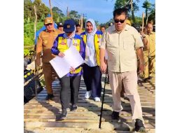 Gubernur Hidayat Tinjau Jembatan Putus Desa Air Ruak, Pastikan Perbaikan Segera
