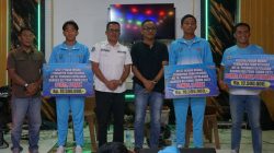 Atlet dan Pelatih Peraih Medali Di Kejurda Pelajar XII Terima Bonus Dari Pemkab Belitung
