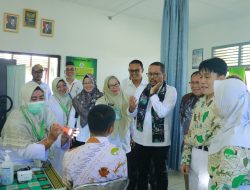 Kepala Staf Kepresidenan RI Tinjau Pelaksanaan Cek Kesehatan Gratis di SMAN 1 Tanjungpandan